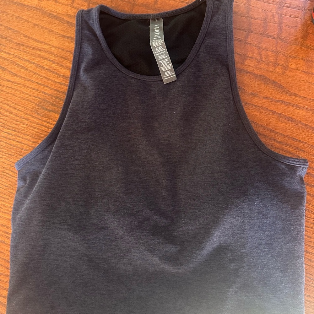 Vuori Black Crop Top
